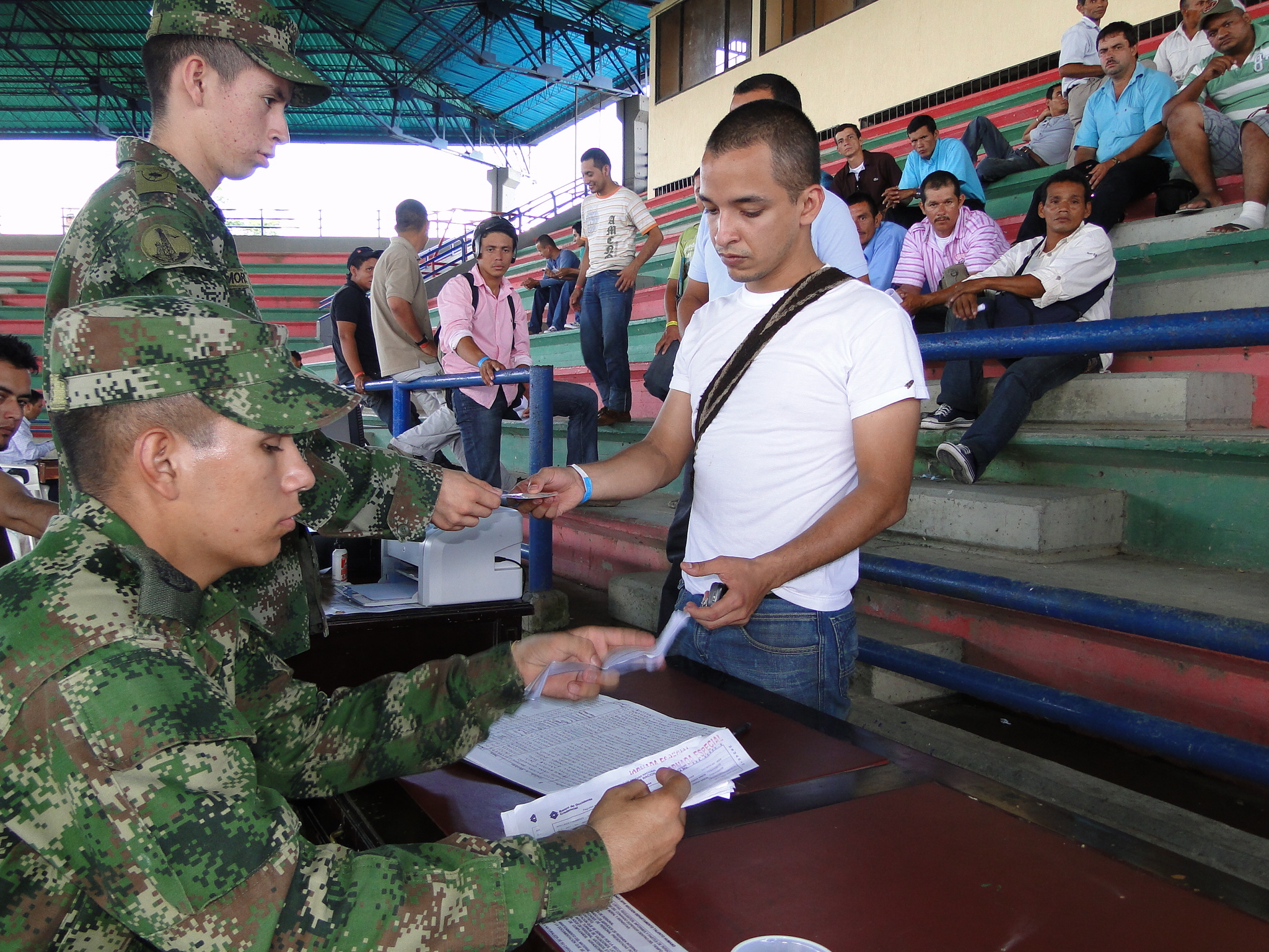 Conozca los beneficios para que remisos puedan comprar su  libreta militar en Cali