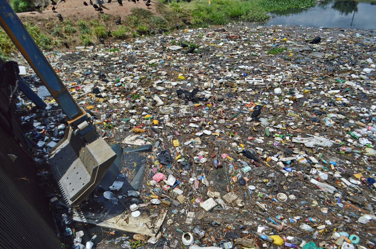En 2020 en Cali se han recogido más de 450 toneladas de basura en canales y sumideros