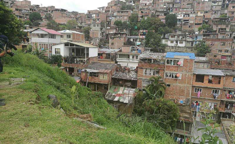 Familias en riesgo en Alto Aguacatal se niegan a irse