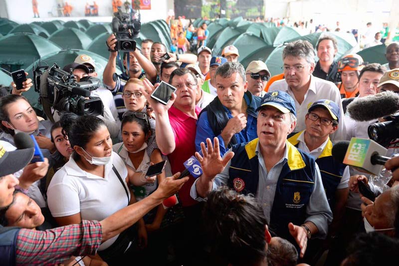 Presidente Santos descarta reubicación de Mocoa tras avalancha
