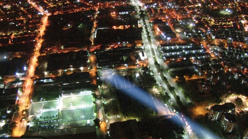 Así respondieron los caleños al escuchar villancicos desde el 'Halcón' de la policía