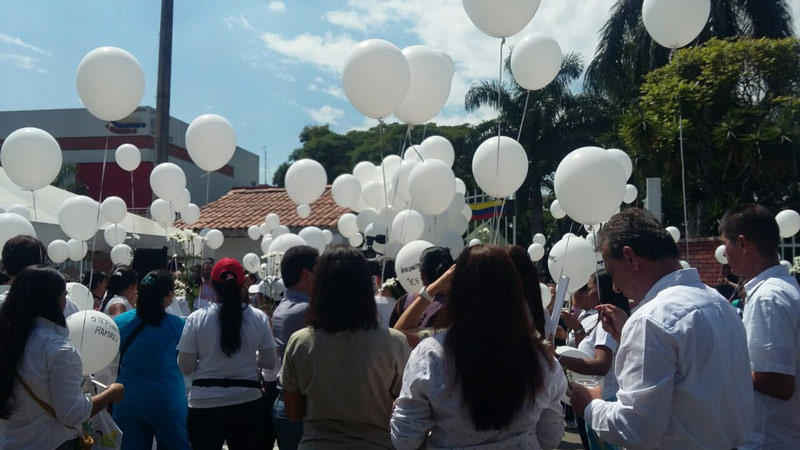 Con plantón en Escuela Nacional del Deporte exigen justicia por muerte de fisioterapeuta