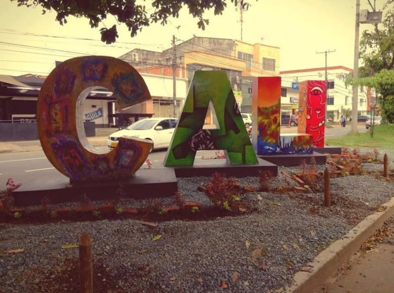 Colectivo de artistas busca ayuda para reconstrucción de la escultura ‘CALI’