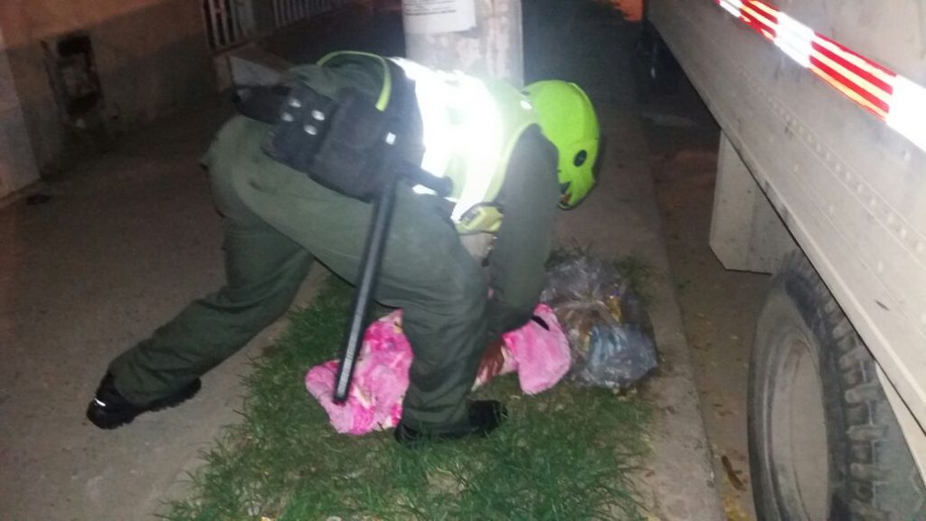 Investigan si bebé encontrada en Desepaz sería de mujer hallada en bolsa plástica
