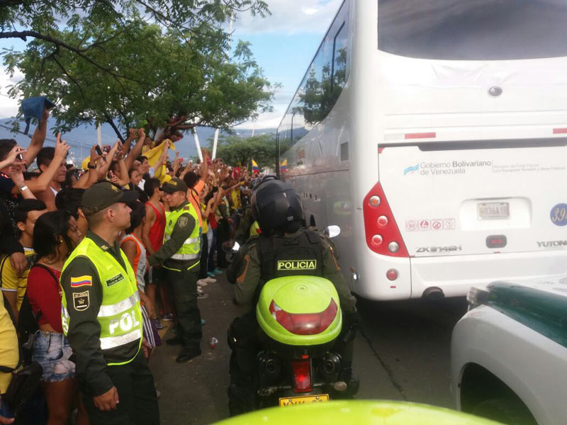 Multitud acompañó paso de Selección Colombia a Venezuela