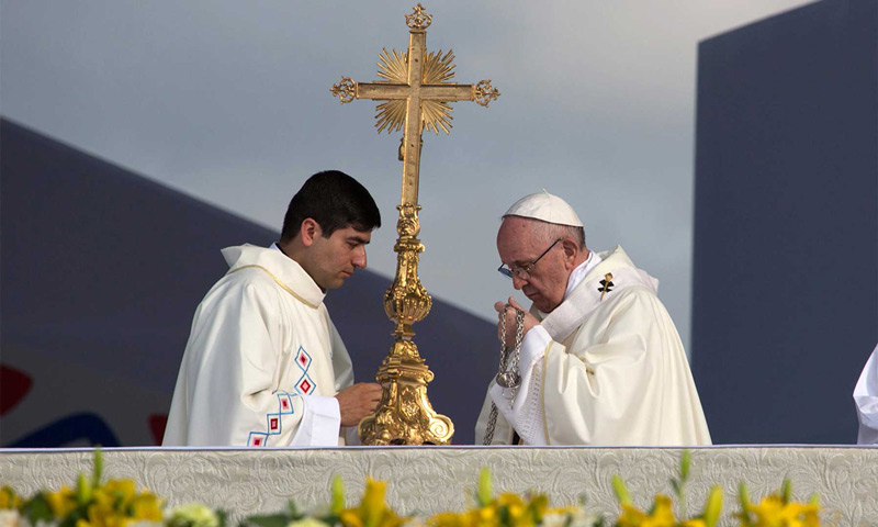 El papa pide que la vacuna contra el coronavirus sea universal