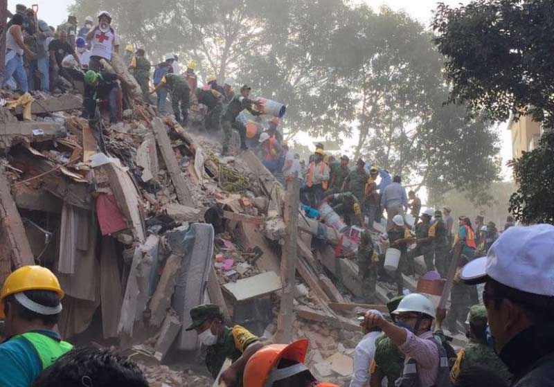 En video: México llora a sus muertos en medio de la devastación