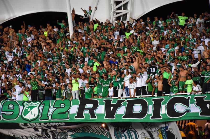 Hinchas del Deportivo Cali atacados a bala en Alfonso López