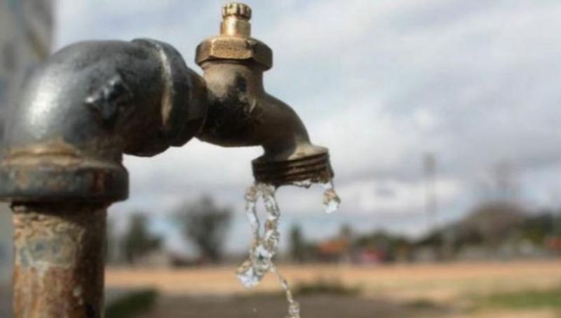 Estos son los barrios de las comunas 13 y 16 en los que se suspenderá el agua este martes