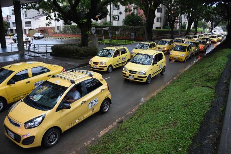 Taxistas de Cali se niegan al cobro obligatorio de prima navideña a pasajeros