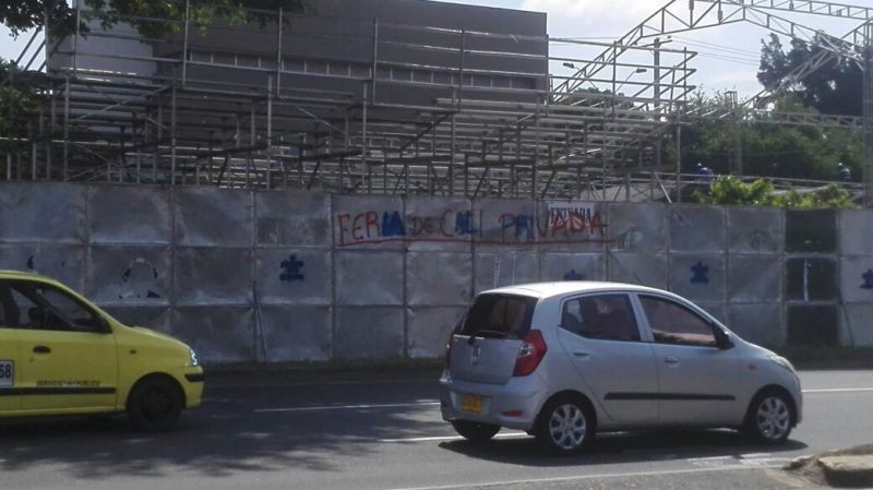 Con tutela, exmagistrado solicita retiro de vallas de la Calle de la Feria