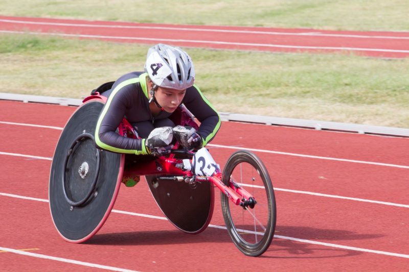 Feria deportiva: ciclismo, patinaje y atletismo en sillas de ruedas