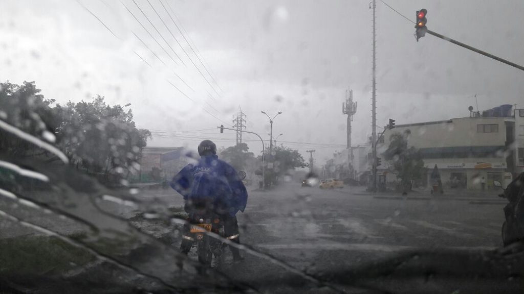 Autoridades alertan por incremento de enfermedades respiratorias por lluvias en Valle