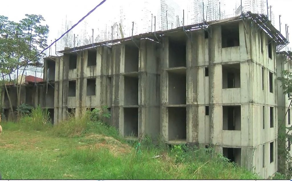 Garantizan recursos para terminar 320 apartamentos en Altos de Santa Elena