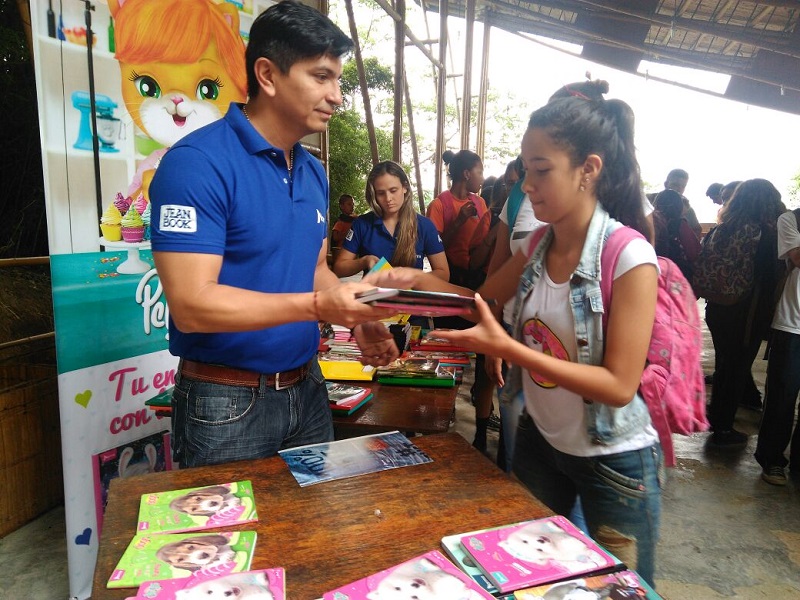 Ladera de Cali se benefició de campaña que le apuesta a la educación de los niños