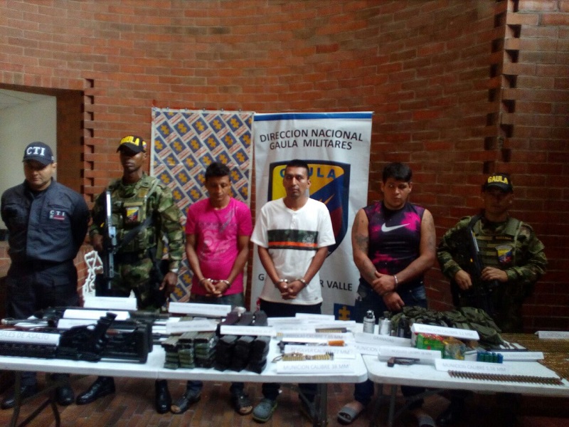 Autoridades incautan armamento en local del centro de Cali