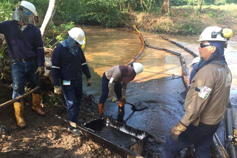 CVC dispuso equipo para apoyar emergencia por daño ambiental en Barrancabermeja