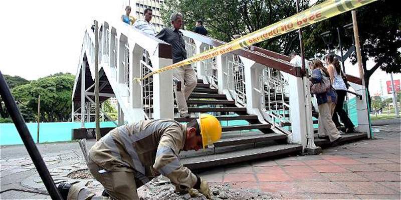 Al menos 21 puentes peatonales y vehiculares en mal estado de Cali serán remodelados