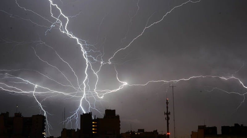 Cinco policías resultaron heridos tras descarga eléctrica en Tumaco