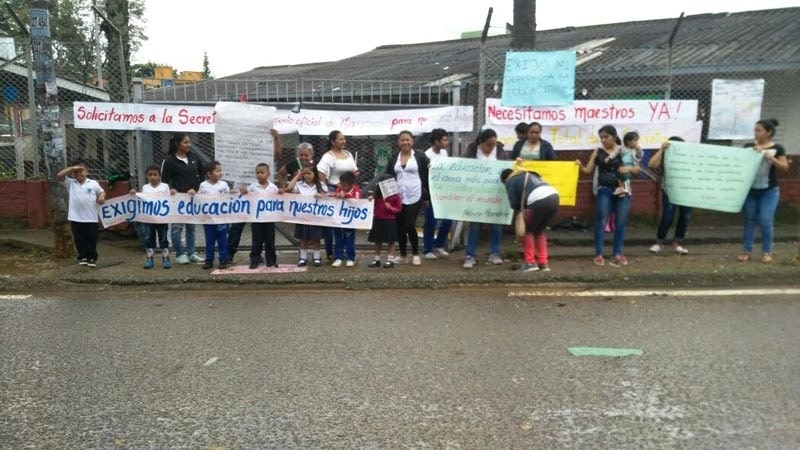 Niños de colegio del sur de Cali no han podido ver clases por falta de profesores