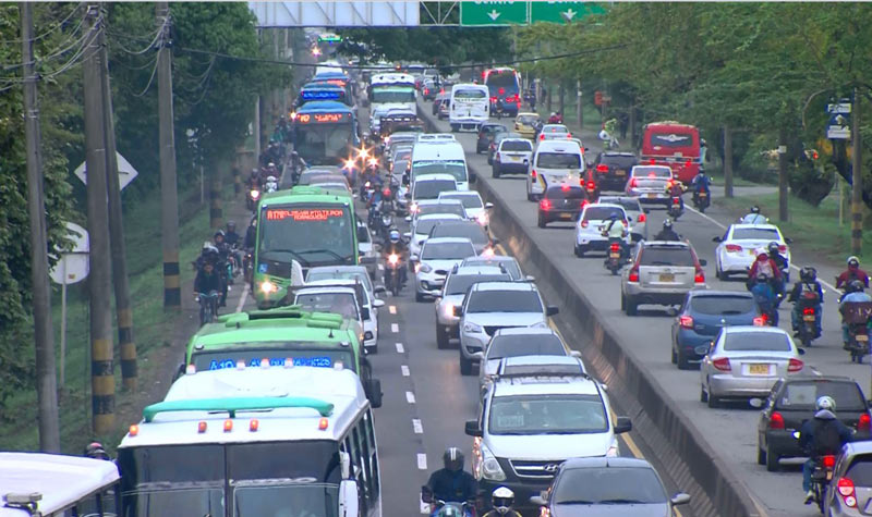 Incentivan en padres de familia uso de bus escolar para descongestionar sur de Cali
