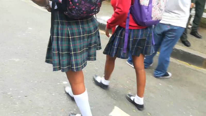 Docente agredió a una estudiante, al parecer, en un ataque de celos por otro compañero
