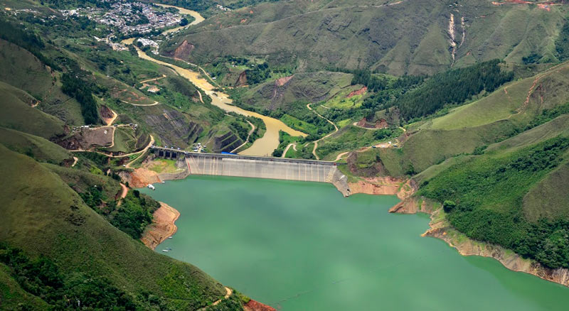 Descargas de agua en Salvajina se redujeron al mínimo tras emergencia en Hidroituango