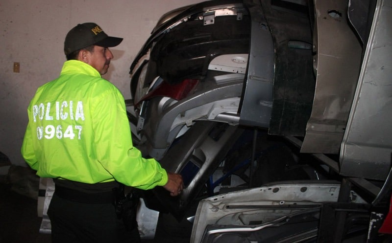 Policía cerró temporalmente diez establecimientos ilegales de autopartes en Cali
