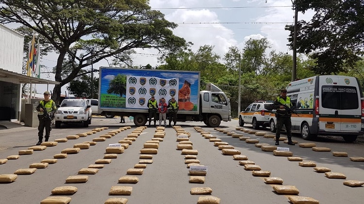 Entre huevos, camión llevaba 600 kilos de marihuana por vía Villarica - Palmira