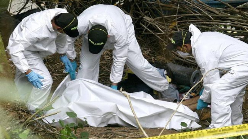 Familiares despiden a víctimas de matanza con pedidos de justicia