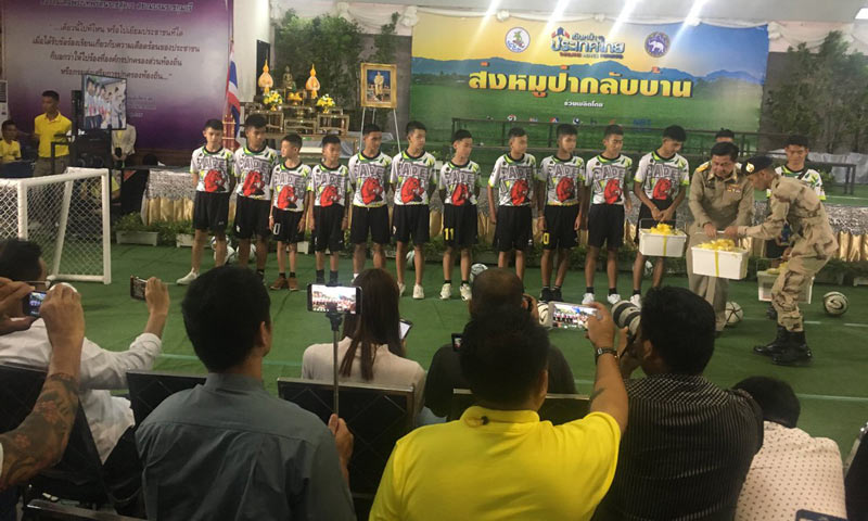 Niños rescatados de Tailandia felices de ver la final del Mundial de Rusia 2018