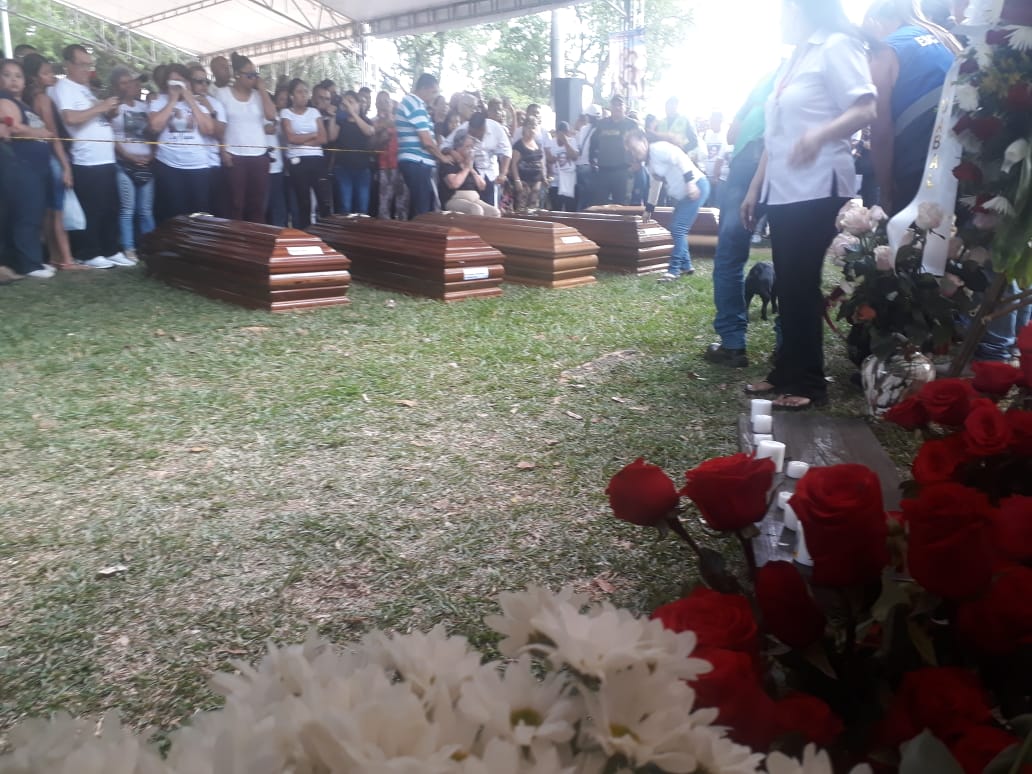 Llegaron a Cali cuerpos de colombianos fallecidos en accidente en Ecuador