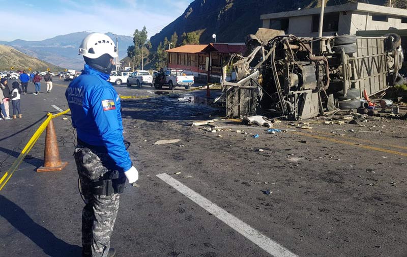 Accidente de bus cerca a Quito dejó 19 colombianos muertos, confirmó Cancillería