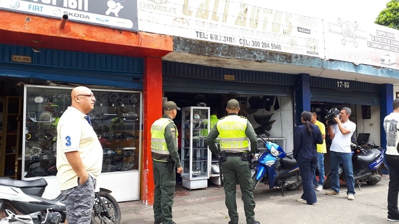 Autoridades verifican legalidad de 20 locales de autopartes en el centro de Cali