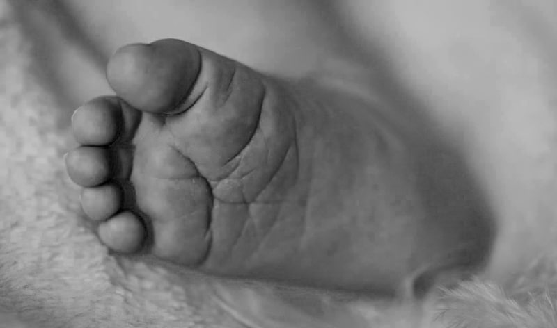 Fallece bebé de un año tras ser víctima de una bala perdida en el oriente de Cali