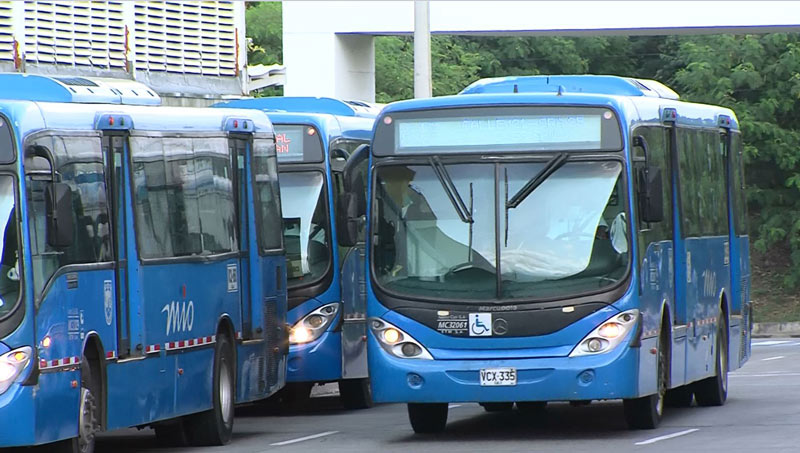 Cinco buses del Mío fueron atacados con piedras, al parecer, por un habitante de calle con problemas mentales