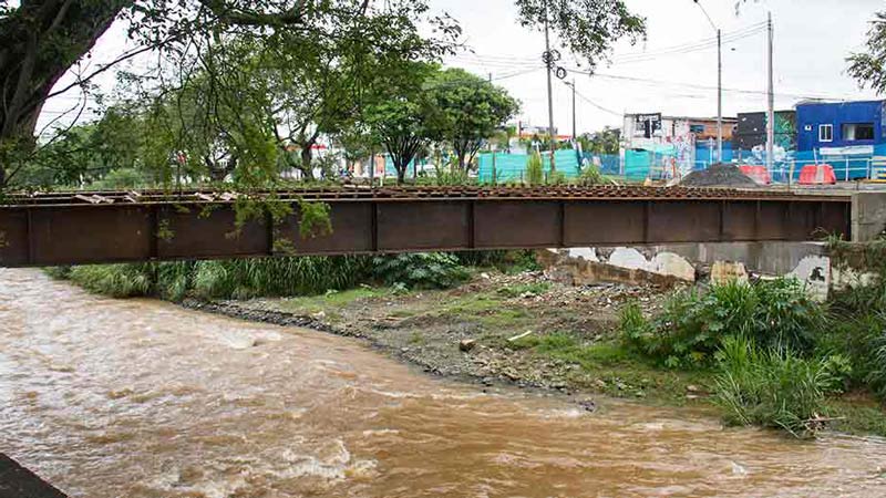 Construcción de puente vehicular de la Calle 21 avanza en un 70% de su ejecución