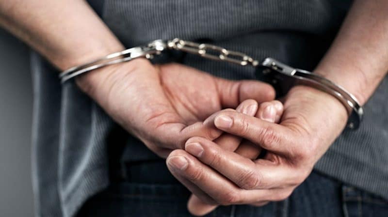 Se entregó tras asesinar y enterrar a su pareja y juez le dio casa por cárcel en Alcalá, Valle