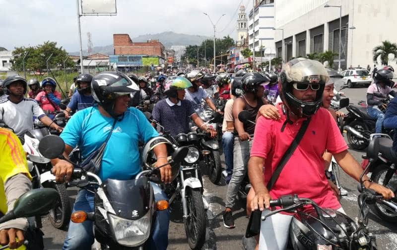 Caravana de motociclistas genera complicaciones en la movilidad del sur de Cali