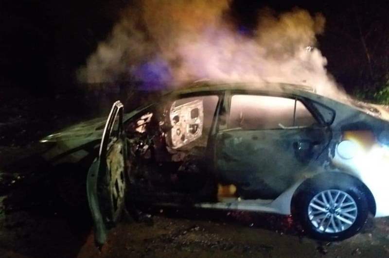 Hallan cuerpo de mujer que habría sido asesinada y calcinada dentro de carro en Jamundí