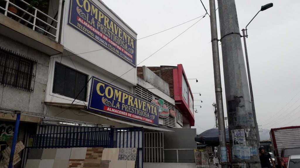Por túnel, ladrones hurtaron 115 millones en mercancía de casa de empeño en Cali