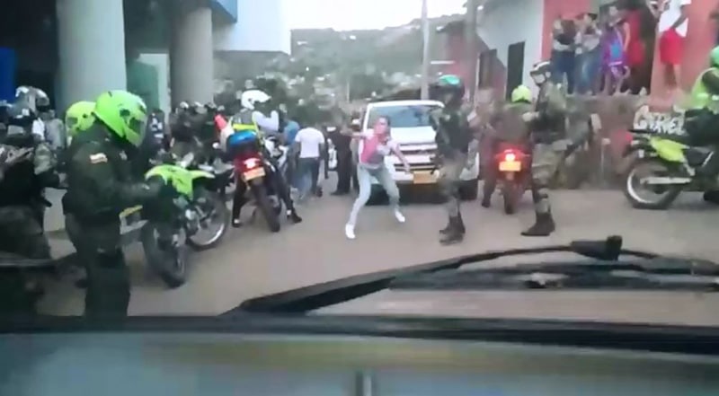 “Estamos dispuestos a hacernos matar por defender el trabajo”: mototaxistas de Cali