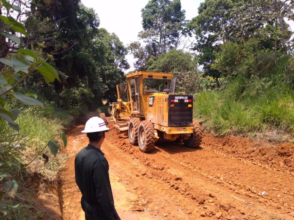 Ingenieros militares adelantan obras de mantenimiento en vía alterna Cali - Popayán