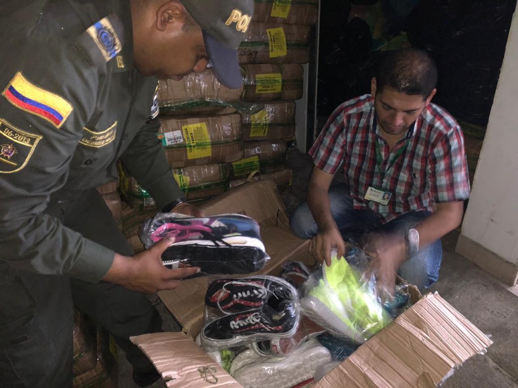 Hallan en bodega de Cali 12 mil pares de calzado de contrabando de origen chino