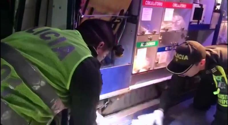 Sorpresa de la Policía tras detener a ambulancia que fingía estar en emergencia