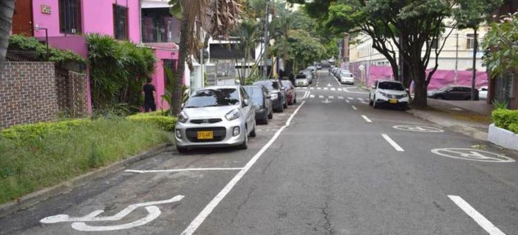 Así funcionará el cobro por parqueo en El Peñón que comenzó a regir este martes