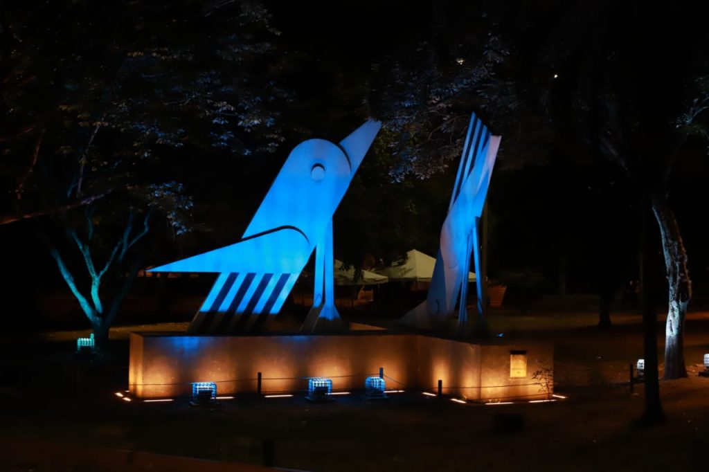 Cali recibió su primer regalo de cumpleaños: iluminan fuentes y monumentos destacados