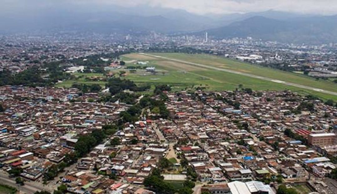 ¿Se deben retirar las bases militares de la zona urbana de Cali?