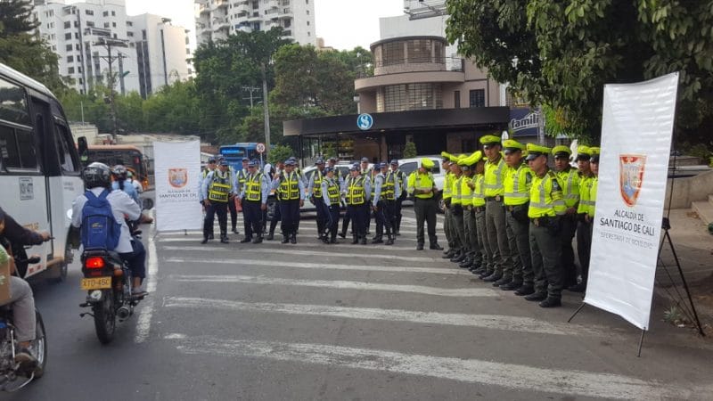Llegó a Cali Cuerpo Especial de policías para reforzar control al transporte 'pirata'