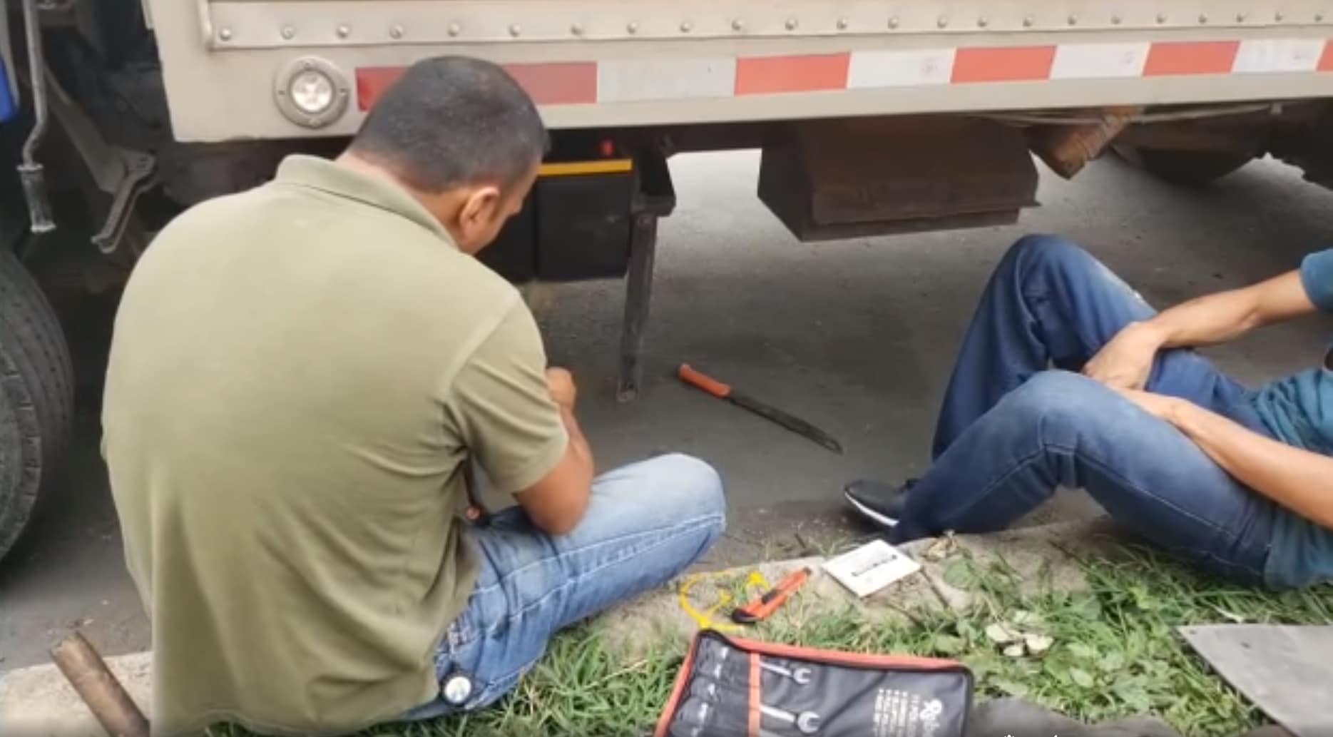 Buscan a banda que desvalijó varios vehículos cerca a unidad residencial de Cali